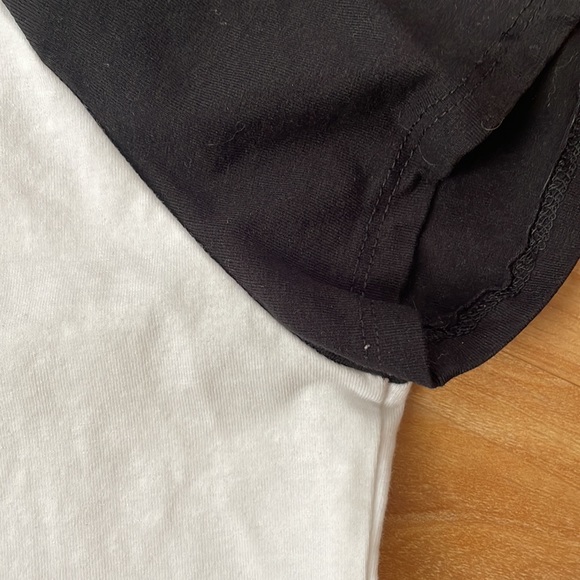 HM Raglan Cropped Tee - Picture 6 of 7